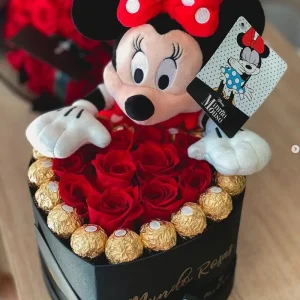 Caja con rosas mas Peluche Minnie mouse